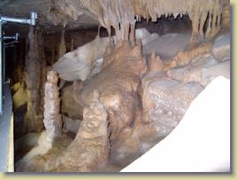 M4100868 * Stalagmity, stalagtity a stalagnaty * 2272 x 1704 * (675KB)